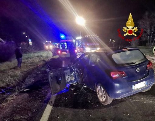 Travolto da auto mentre torna a casa, muore 13enne