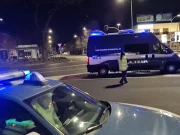 Napoli: paura alla Stazione, poliziotti accoltellati