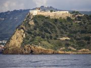 Napoli, in fiamme intero reparto del carcere di Nisida