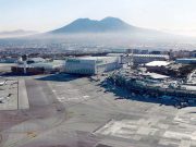 Paura a bordo, atterraggio d’emergenza a Napoli