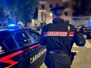 Roma, un uomo accoltellato alla gola