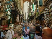 Napoli: torna il senso unico pedonale a via San Gregorio Armeno