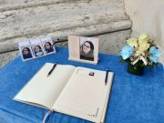 Funerali di Vanessa, bara esce tra applausi e vescovo commosso