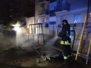 Roma, sei cassonetti in fiamme nella notte
