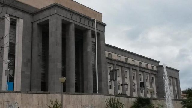 Palazzo Giustizia Cagliari da fontana