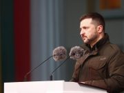 Zelensky: “Una pausa aiuterebbe la Russia”