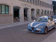 Reggio Calabria, aggredisce la compagna e il padre di lei: arrestato dalla polizia