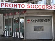 Partorisce in casa e mette il feto nel freezer