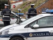 Roma, gravi nonno e nipotino investiti da un’auto