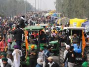 India, gas lacrimogeni verso gli agricoltori