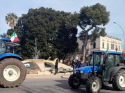 Salento, cento trattori hanno attraversato il centro di Paternò