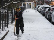 New York, voli cancellati per una forte nevicata