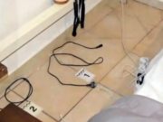 Bambino di 5 anni preso a frustate, arrestate mamma e zia