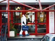 Varese, insegnante accoltellata a scuola