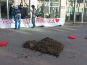 Letame al Pirellone per una protesta ambientalista