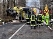 Firenzuola, camion cisterna si ribalta: 7mila litri finiscono nel torrente Santerno