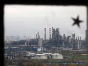 Droni sulla Russia, raffineria prende fuoco