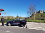 Melfi, uomo accoltella donna e chi l’ha difesa