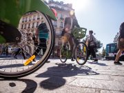 Parigi, più bici che auto come mezzo di trasporto