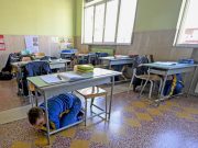 Pozzuoli, prove di sisma in una scuola