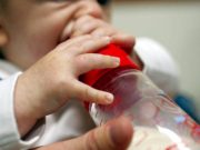 Vino nel biberon, bimbo di quattro mesi ricoverato in rianimazione