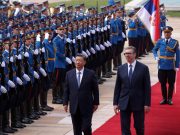 Belgrado, bagno di folla per il presidente cinese Xi Jinping