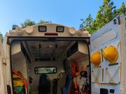 Castel Volturno, 15enne si tuffa in piscina e muore