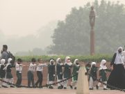 Delhi, caos e panico per un allarme bomba in un centinaio di scuole