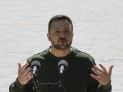 Zelensky: “Abbiamo bisogno di armi”