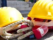 Cade da un ponteggio, grave operaio 23enne