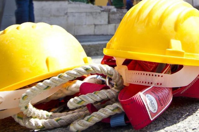 Foto operaio ponteggio