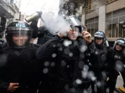 Argentina, violenti scontri tra polizia e manifestanti