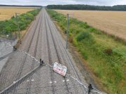 Parigi, rete ferroviaria danneggiata da due incendi dolosi