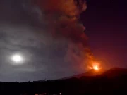 Etna, esaurita la fontana di lava della Voragine