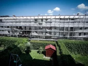 Settimo Torinese, crolla un ponteggio: 5 feriti