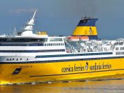 Piombino, incendio su un traghetto: 300 passeggeri evacuati e nessuna vittima