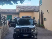 Gagliole, 23enne accoltella i genitori e poi cerca di suicidarsi