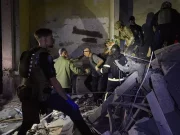 Kiev, 3 morti e 15 feriti per un bombardamento russo su un palazzo