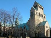 Mons. Bongartz, il vescovo ausiliare accusato di aver coperto abusi su minori, ha rinunciato alla carica