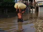 India, allagamenti e traffico in tilt