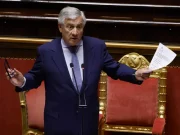 Tajani: “Abbiamo raccomandato ai nostri connazionali in Iran di tornare in Italia”