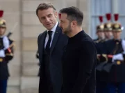 Zelensky incontra Macron a Parigi e chiede sostegno militare e finanziario