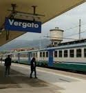 Minore fa saltare due denti a capotreno nel bolognese