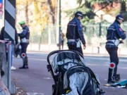 Milano, 34enne travolta da un camion mentre attraversa la strada