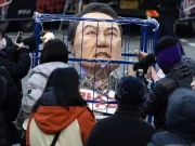 Corea del Sud, emesso mandato di arresto per il presidente deposto Yoon