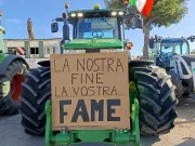 Foggia, agricoltori protestano per la crisi idrica