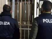 Presero a sprangate un avvocato nel 2023, otto arresti per rapina e aggressione