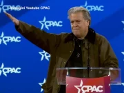 Bannon fa il saluto nazista alla Convention di Trump