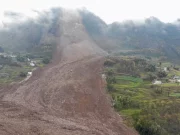 Cina, 29 dispersi per una frana nel Sichuan