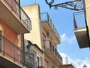 Misterbianco, bimba di sette mesi muore dopo essere stata gettata dal balcone dalla madre